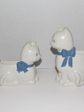 1989 Burwood Pair of Cottagecore White Cat Plastic Resin Wall Pockets